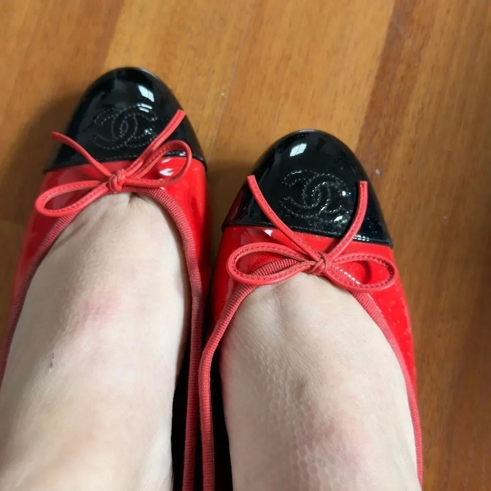 CHANEL Women's Red and Black cap toe Flats